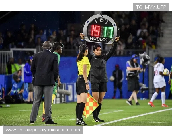 足球人权法约束是否在裁判执法与观众管理中体现公平性原则